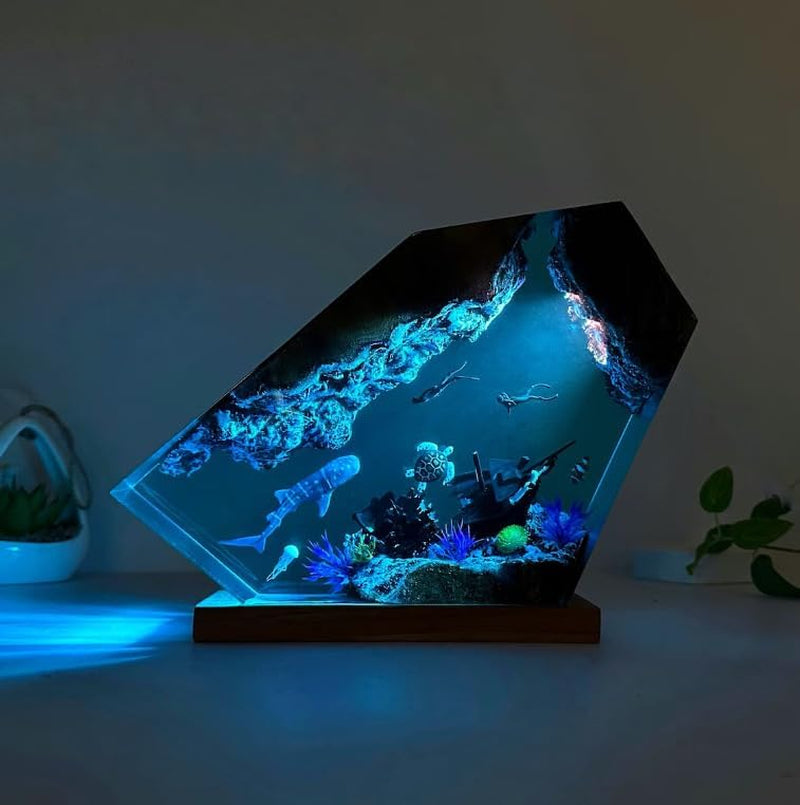 Resin Ocean Lamp, Epoxy Resin Bedside Lamp, Ocean Lamp, Ocean Themed Perspective Painting, Diver Night Light, Men'S Office Decoration, Bedroom Decoration (6 * 4In)